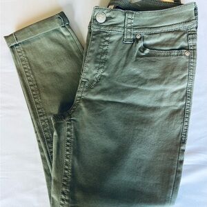 Seven7 Stylish Olive Green Jeans Starlette Crop size 10